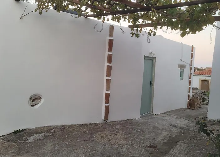 Fournos Aroniadika