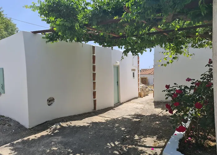 Fournos Aroniadika